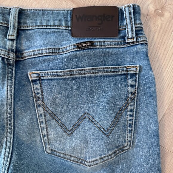 Men's Unisex Wrangler Straight Jeans sz 32x30 - Picture 1 of 12